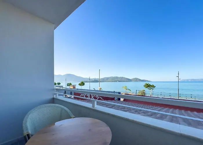 Cloud9 Gazde/Camere de închiriat