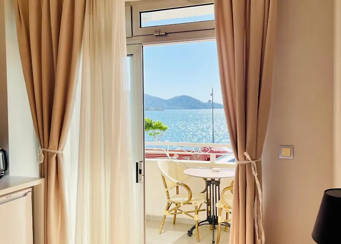 Cloud9 Gazde/Camere de închiriat