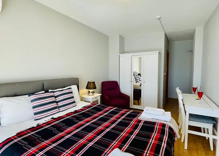 Gazde/Camere de închiriat Cloud9 *